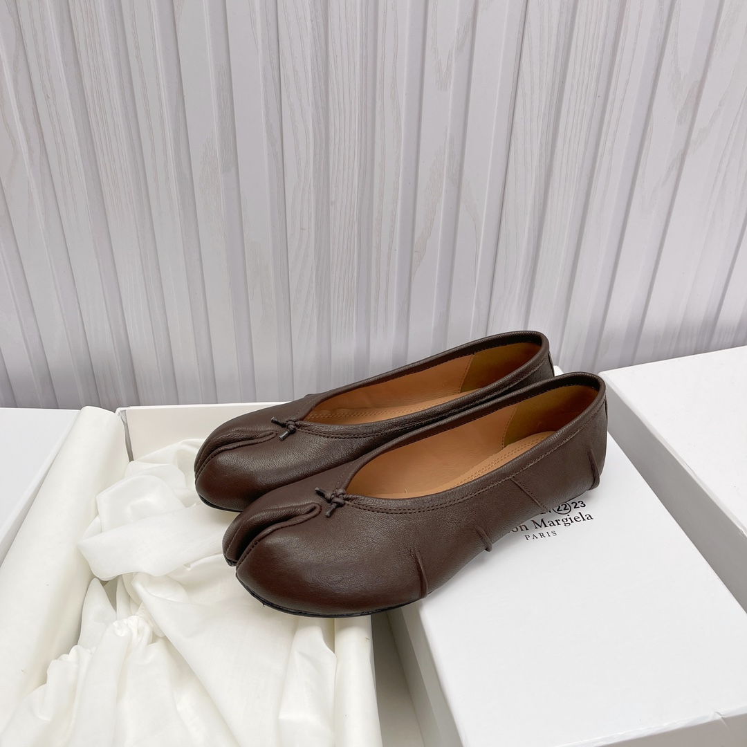 Women's shoes collection