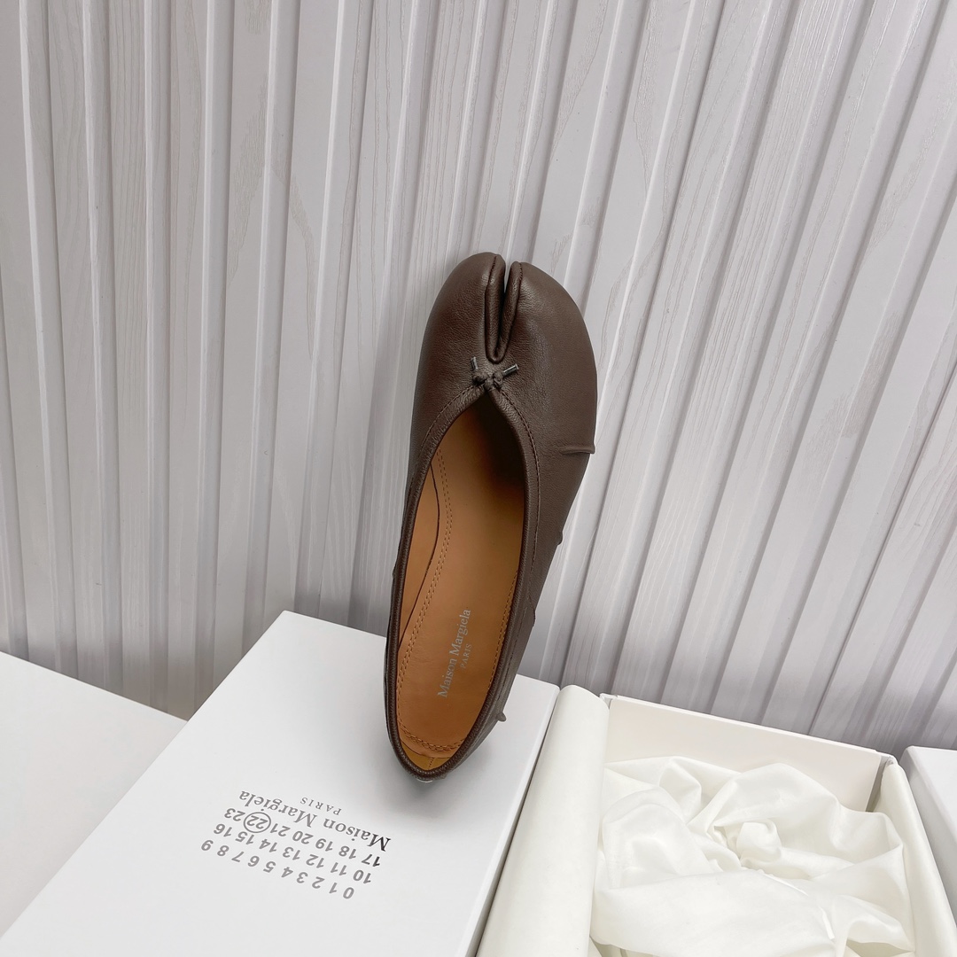 Women's shoes collection