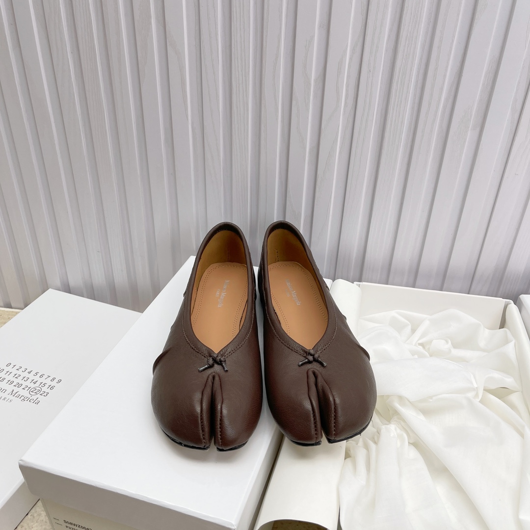 Women's shoes collection