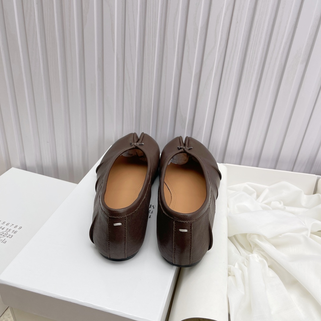Women's shoes collection