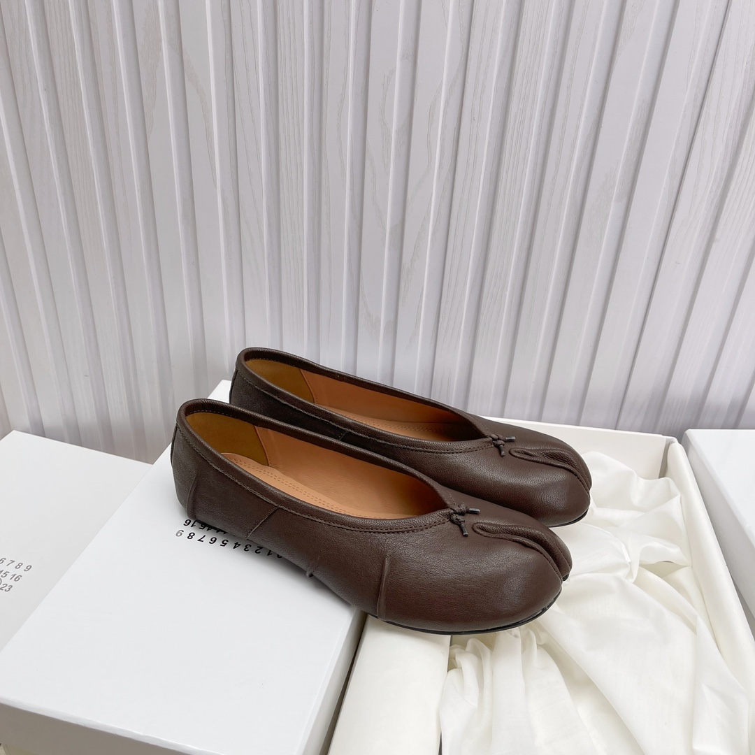 Women's shoes collection