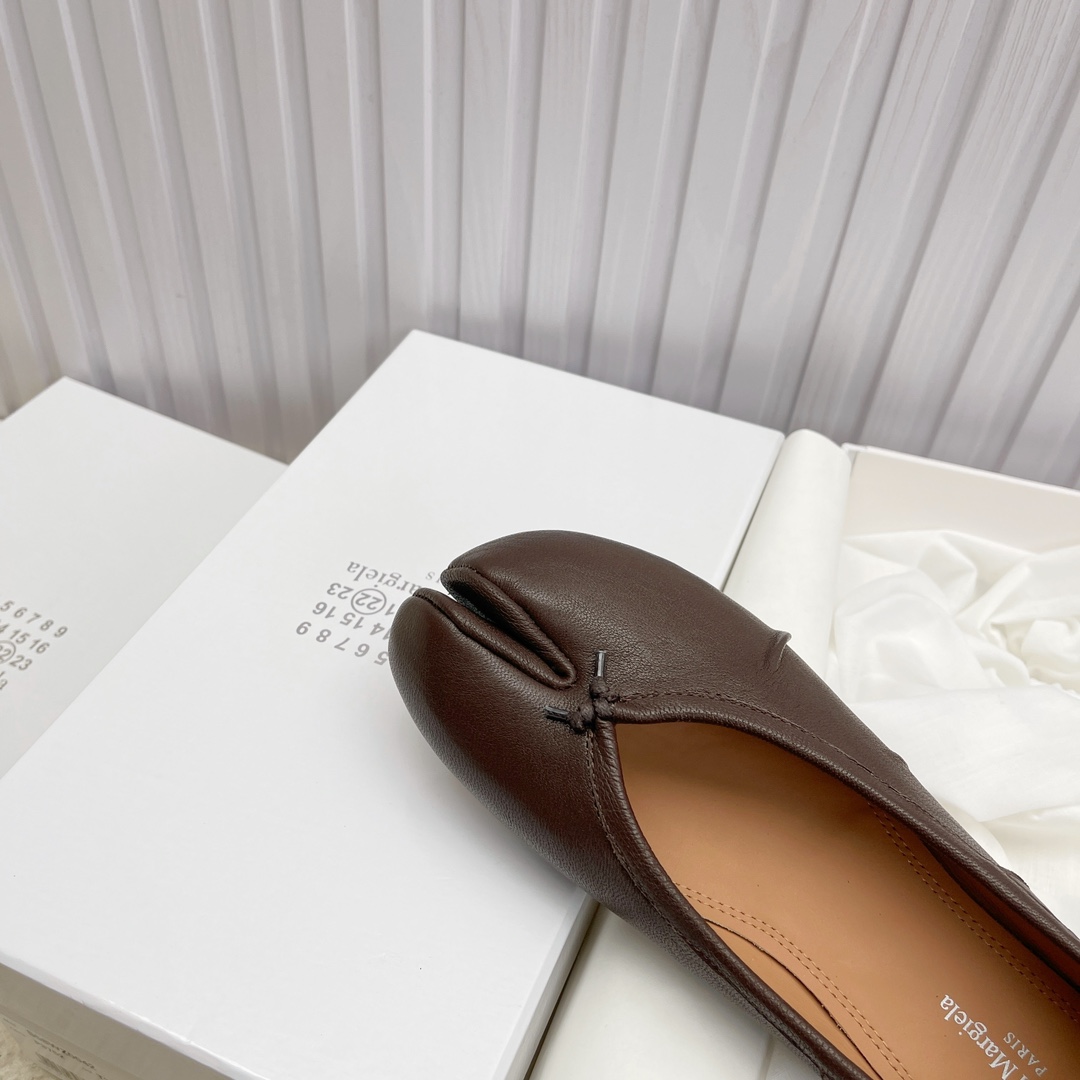 Women's shoes collection