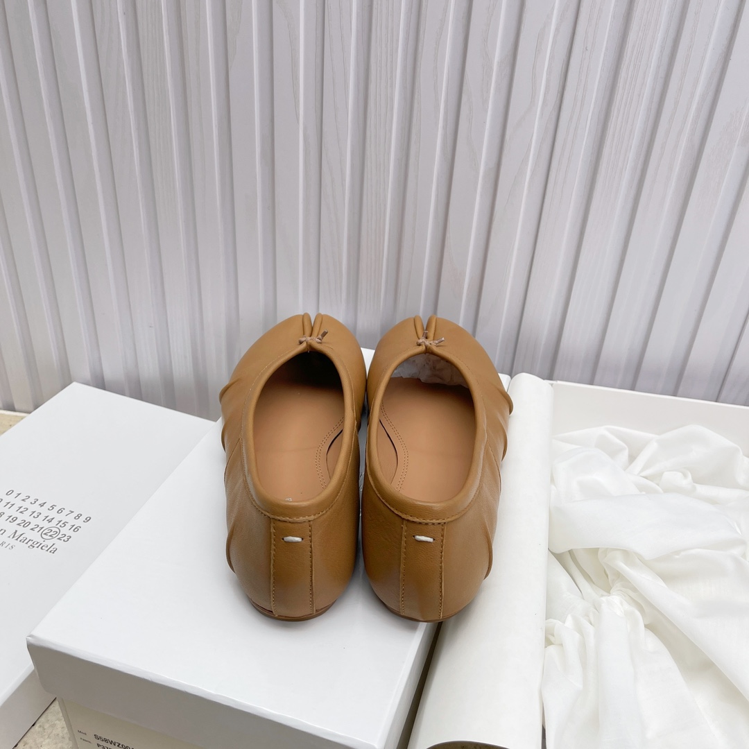 Women's shoes collection