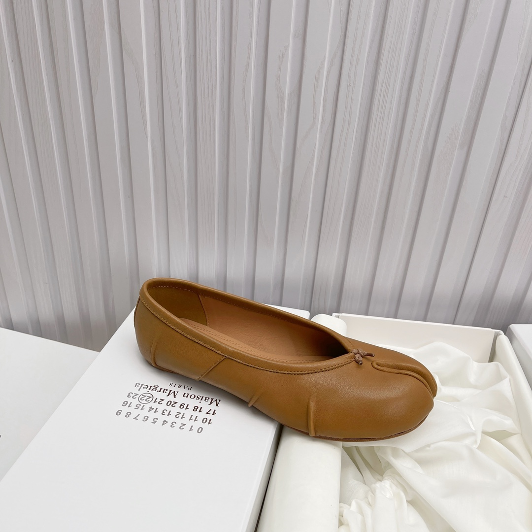 Women's shoes collection