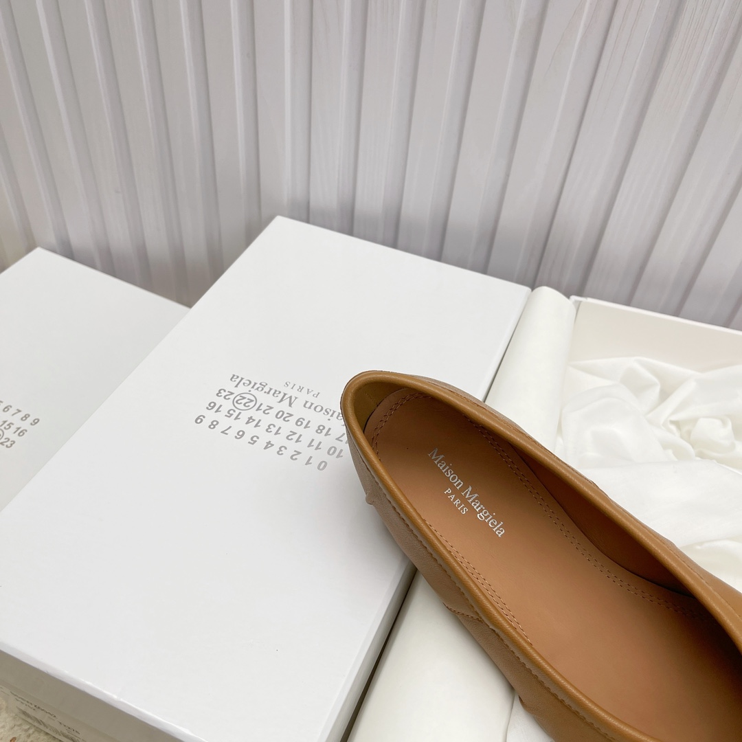 Women's shoes collection