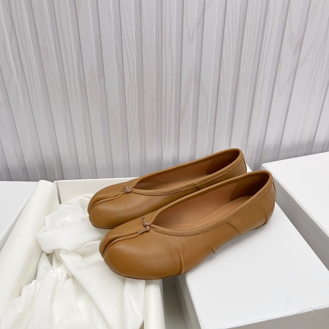 Women's shoes collection