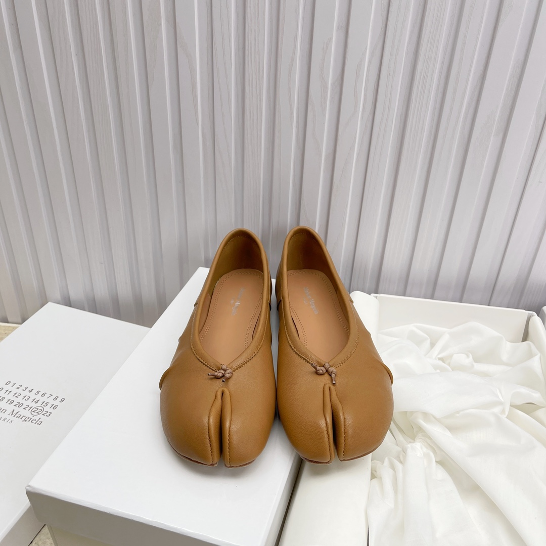Women's shoes collection