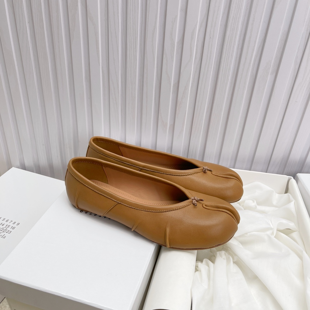Women's shoes collection