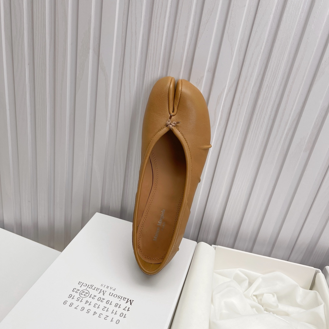 Women's shoes collection