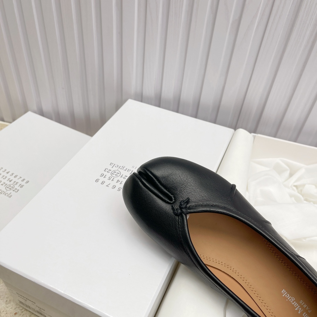 Women's shoes collection