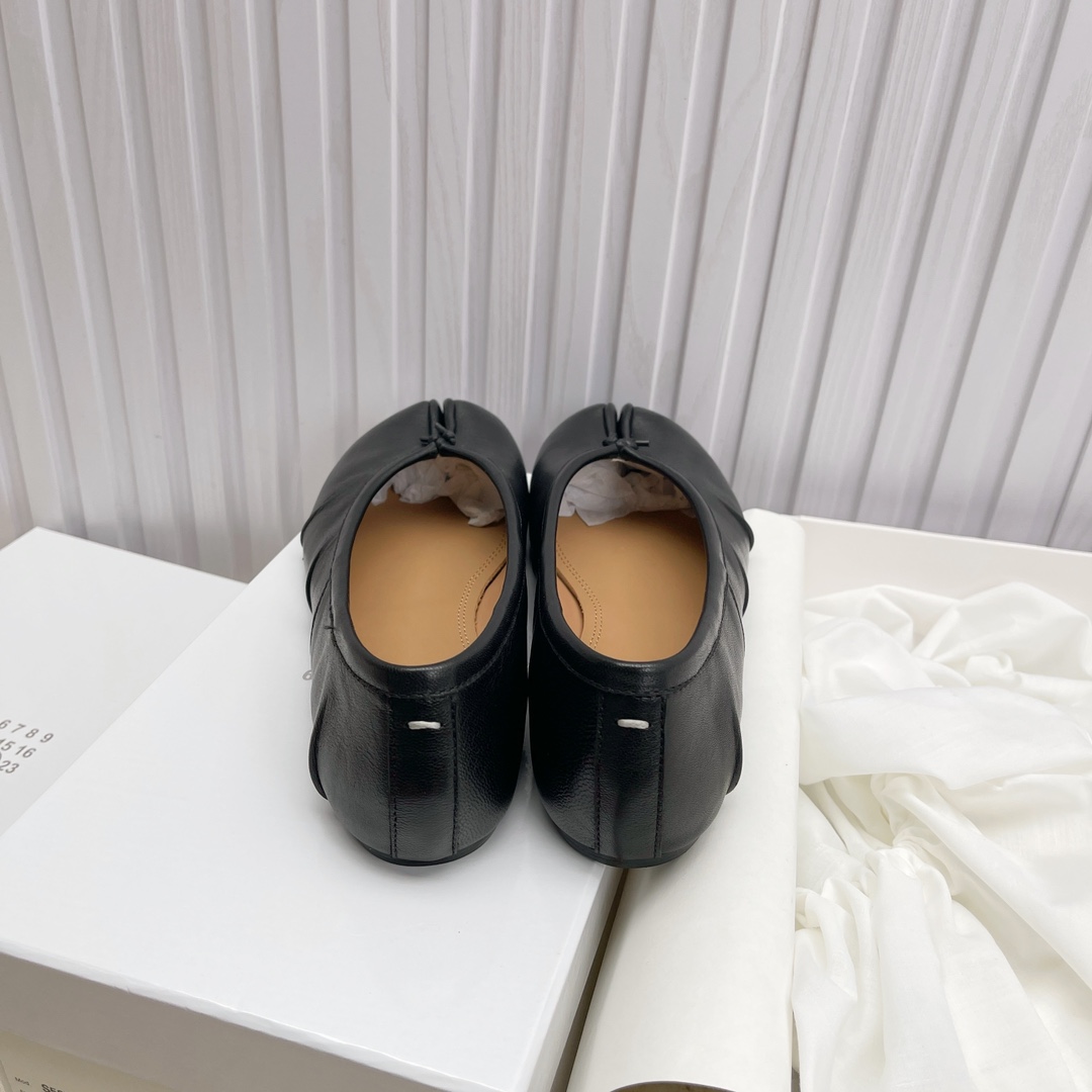 Women's shoes collection