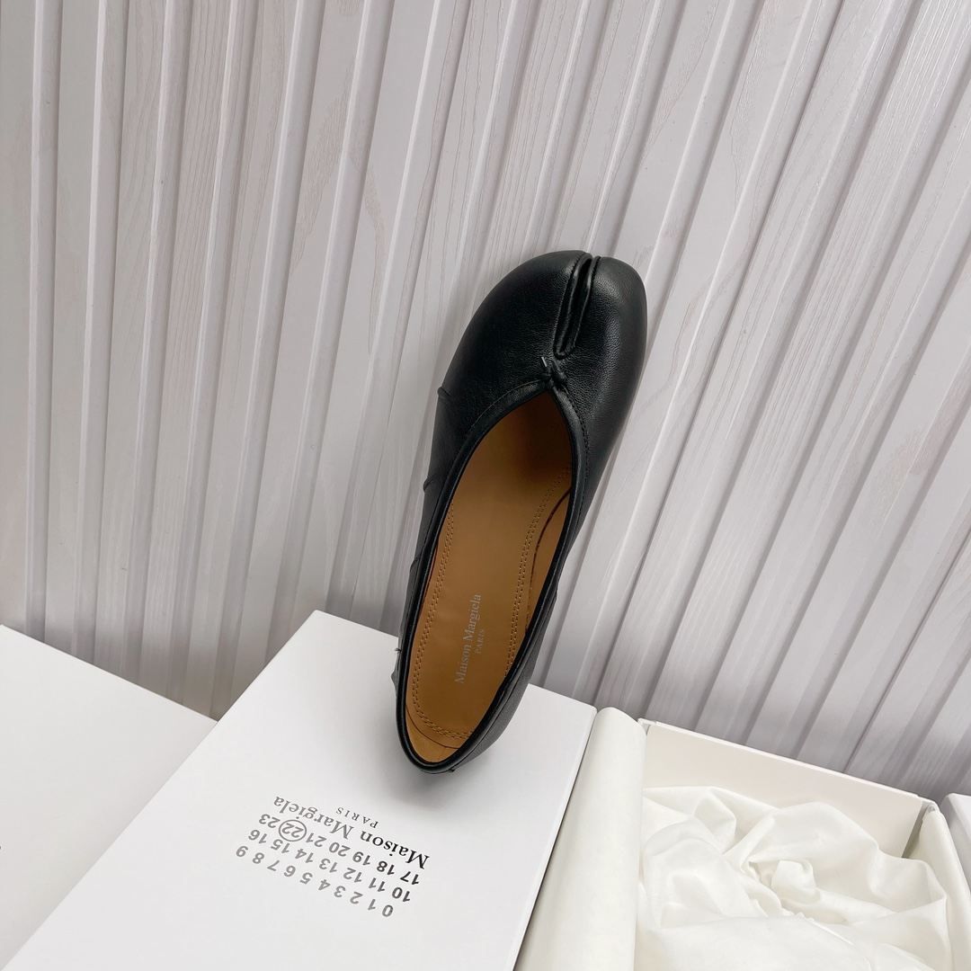 Women's shoes collection