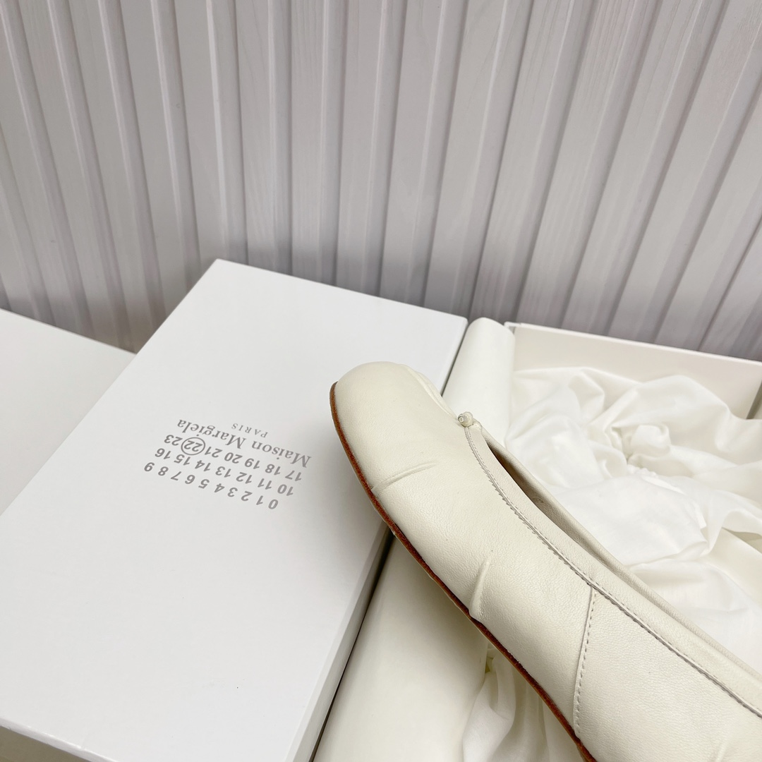Women's shoes collection