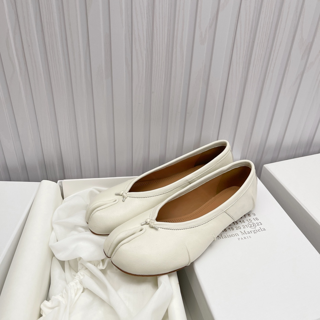 Women's shoes collection