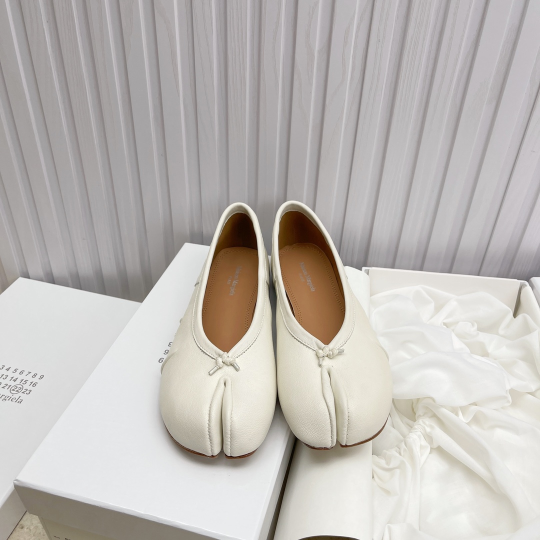 Women's shoes collection