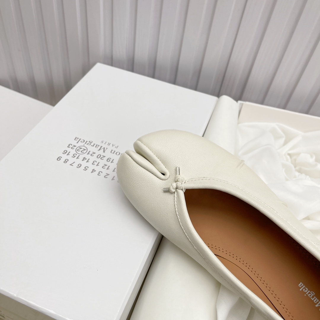 Women's shoes collection