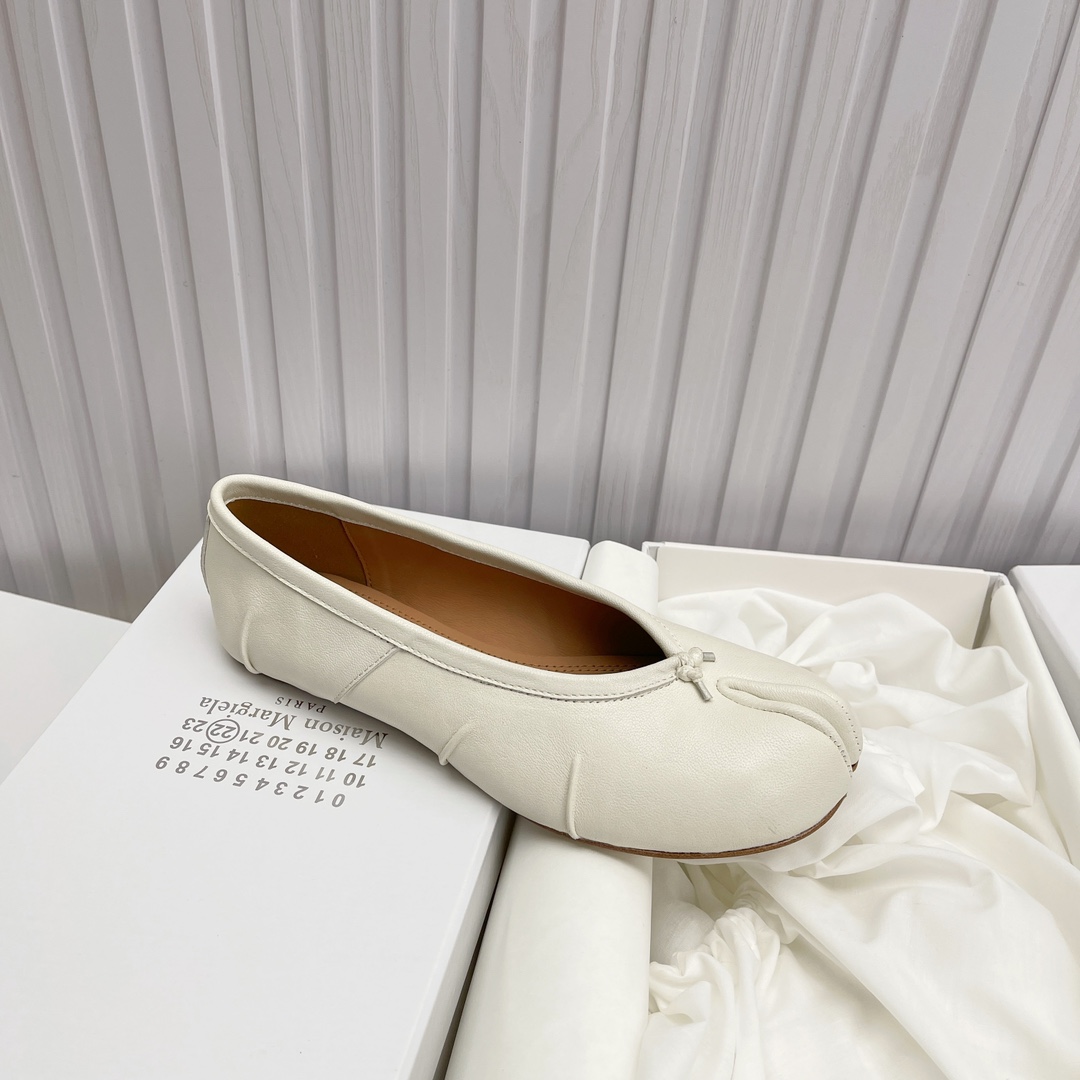 Women's shoes collection