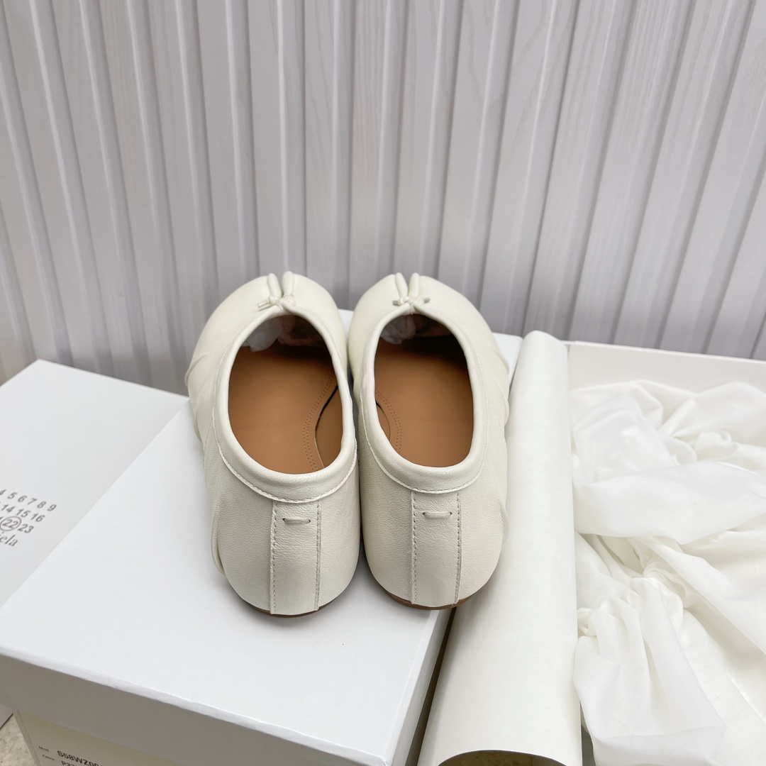Women's shoes collection