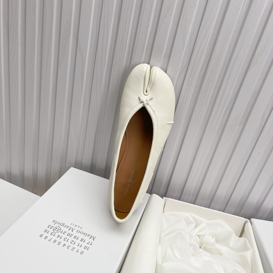 Women's shoes collection