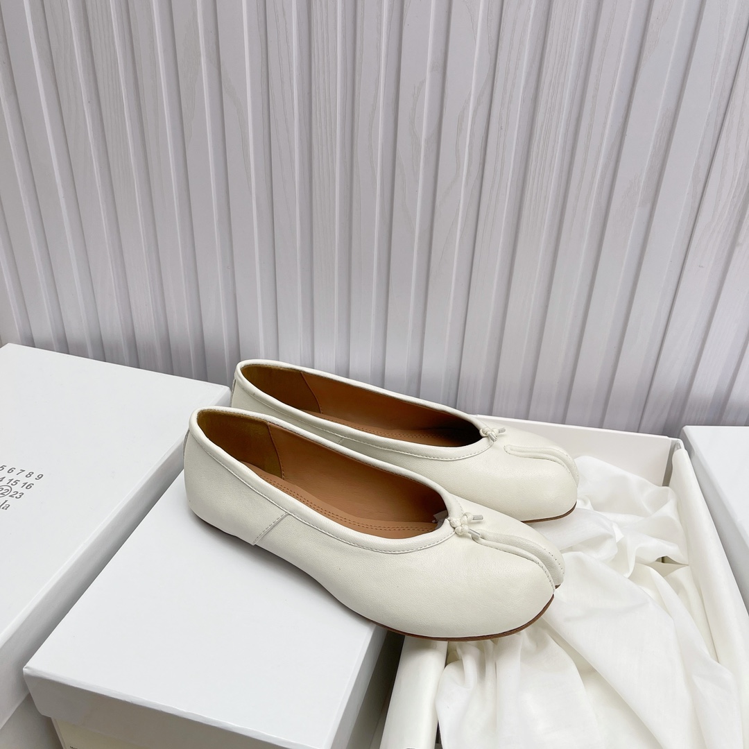 Women's shoes collection