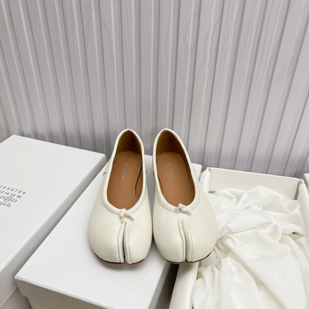 Women's shoes collection