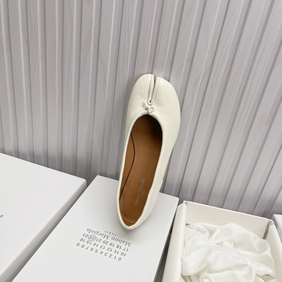 Women's shoes collection