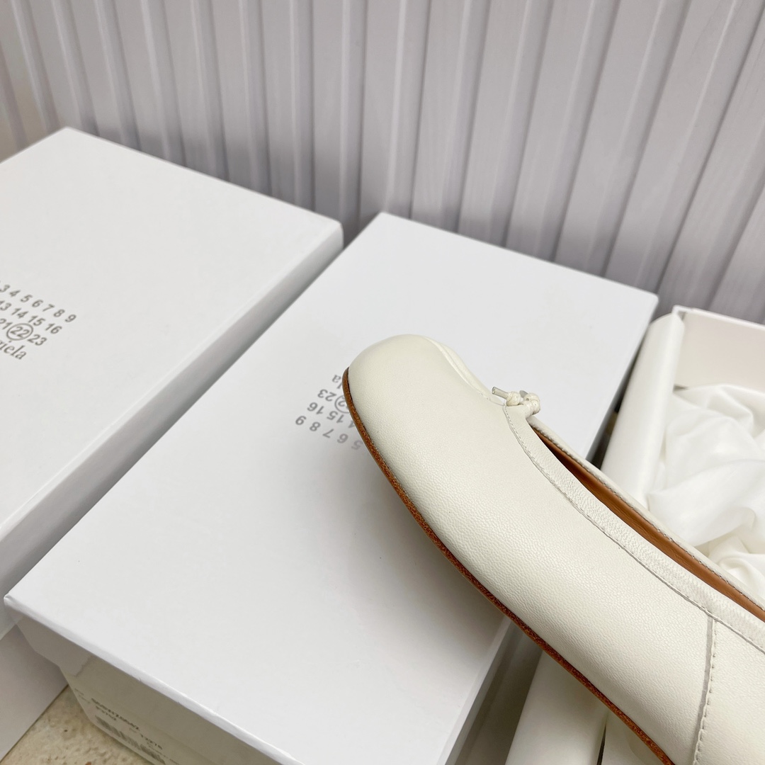 Women's shoes collection