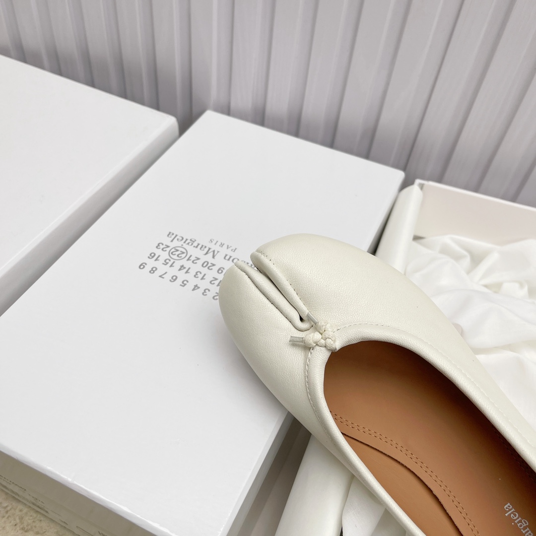 Women's shoes collection