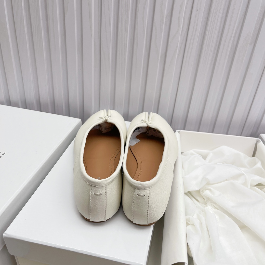 Women's shoes collection