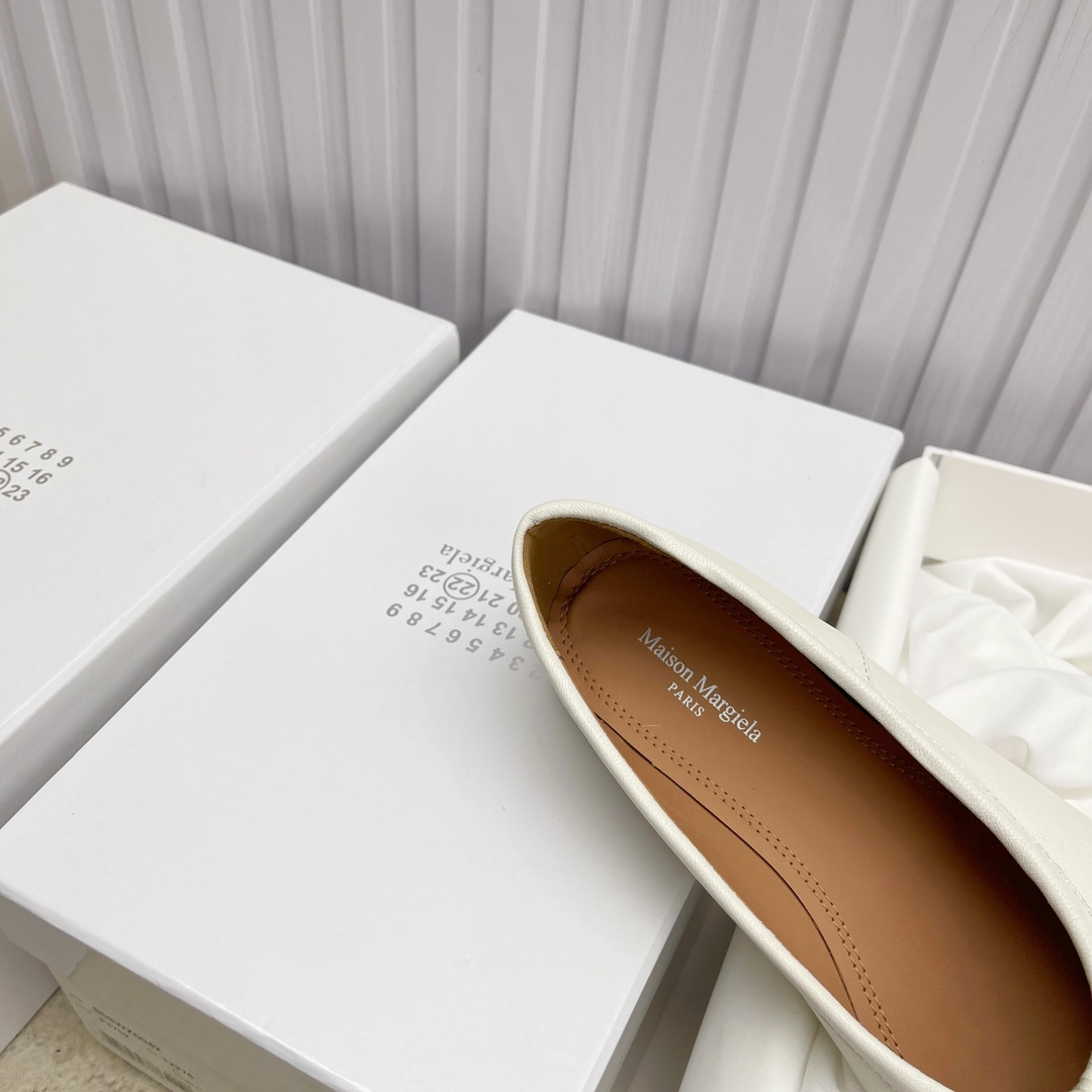 Women's shoes collection