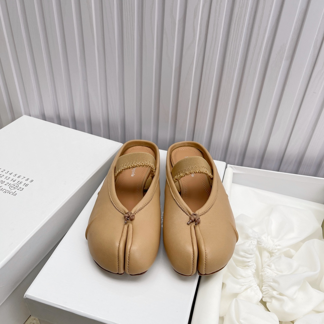 Women's shoes collection