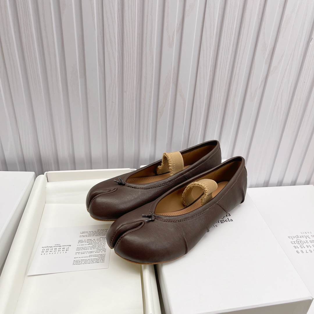 Women's shoes collection