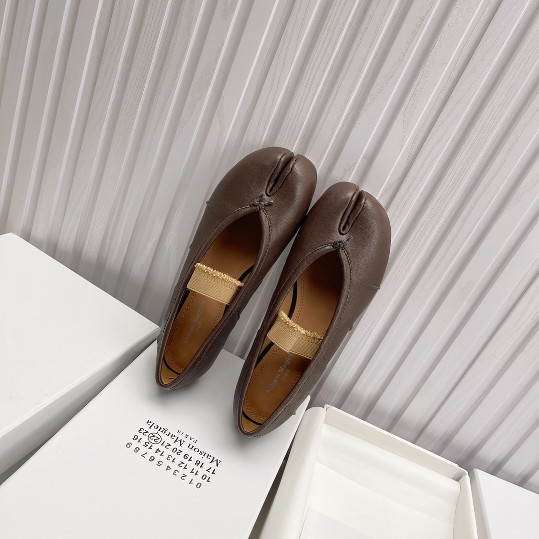 Women's shoes collection