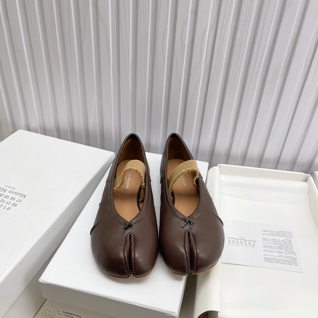 Women's shoes collection