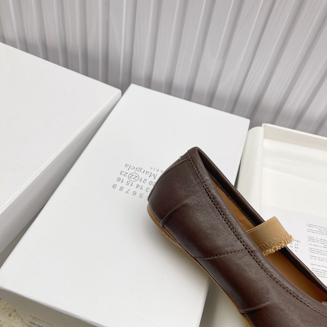 Women's shoes collection