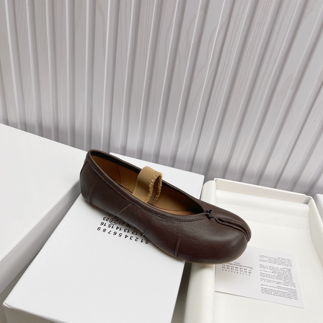 Women's shoes collection