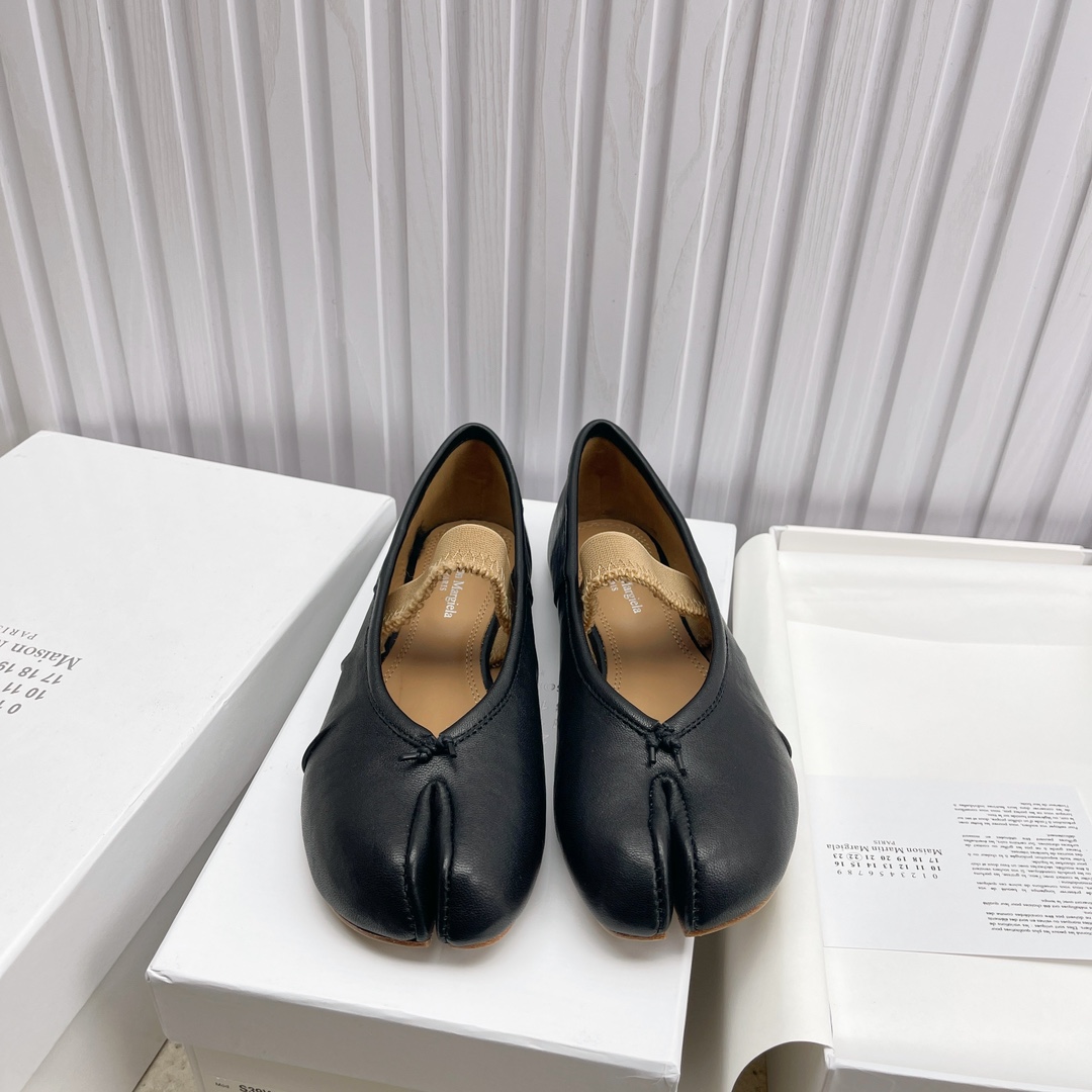 Women's shoes collection