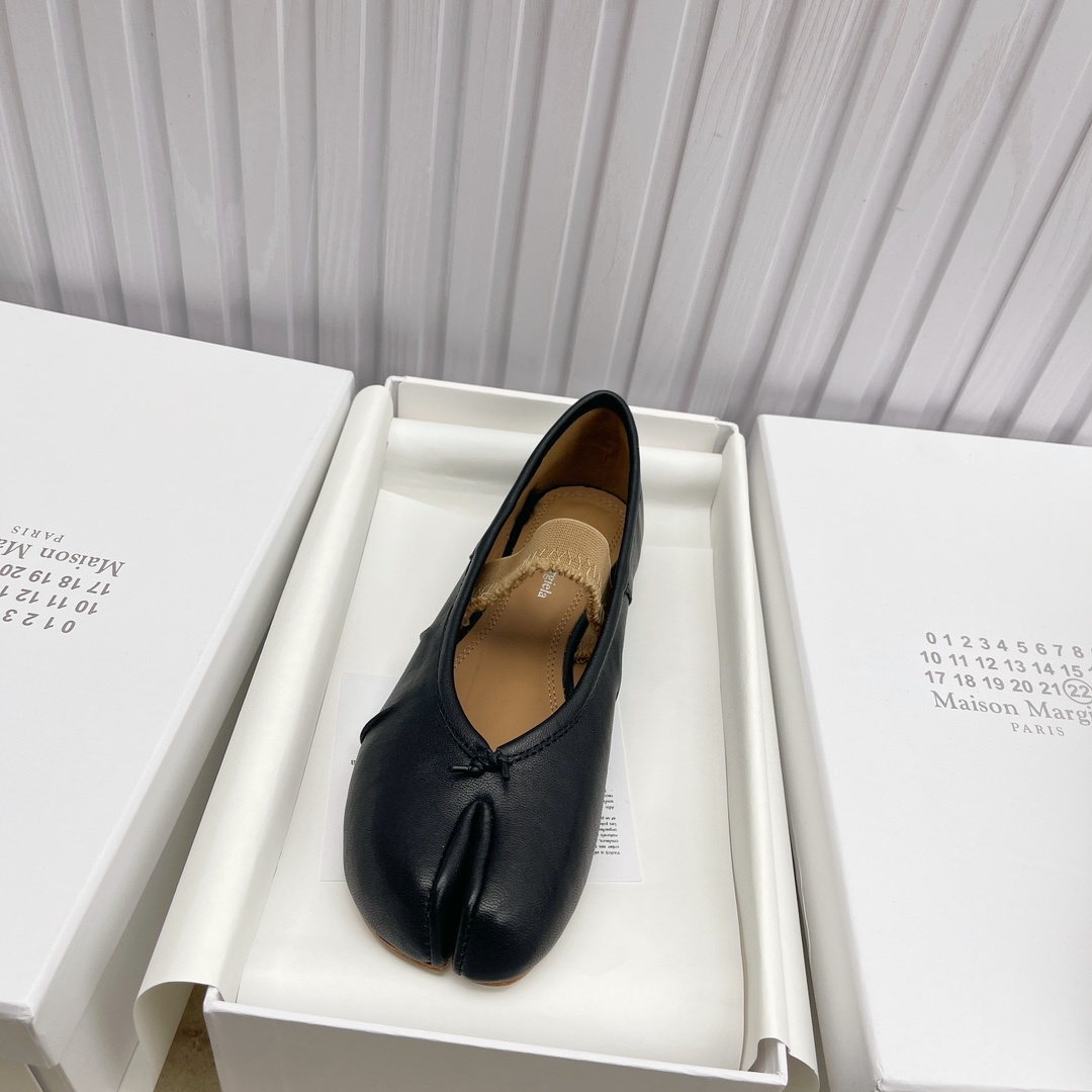 Women's shoes collection