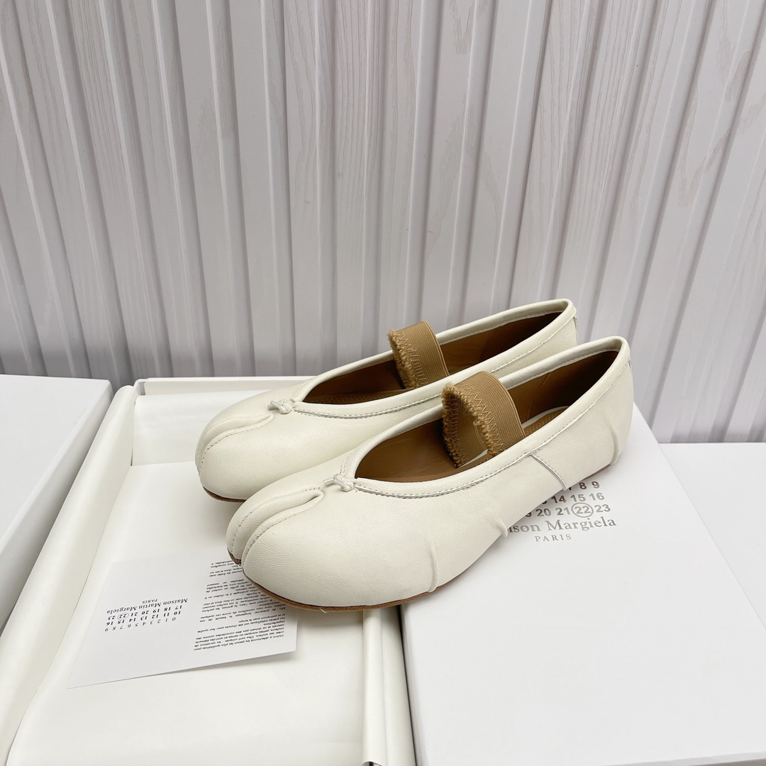 Women's shoes collection