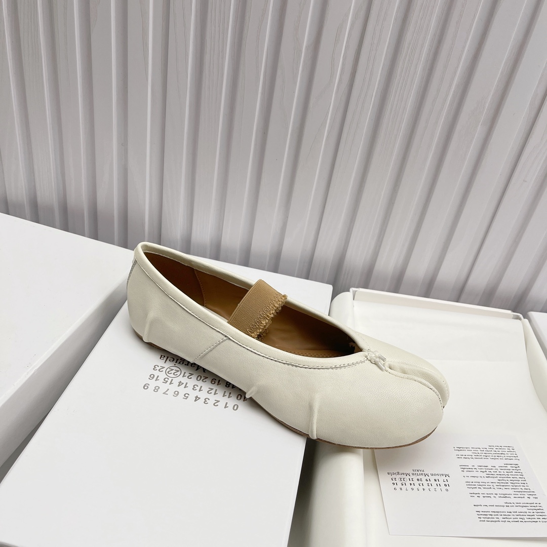 Women's shoes collection