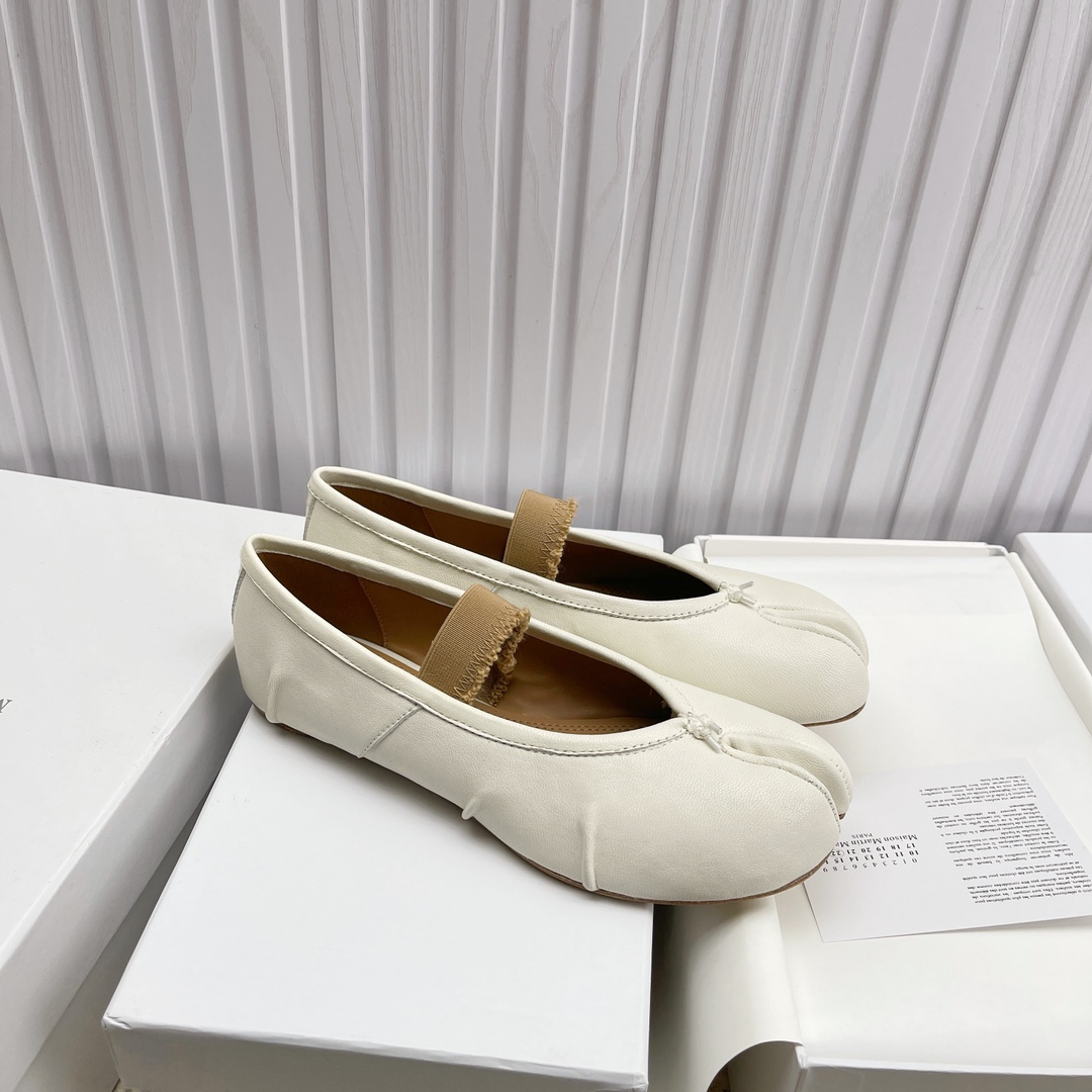 Women's shoes collection