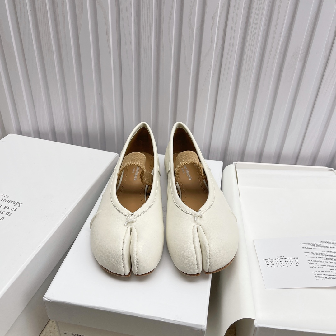 Women's shoes collection