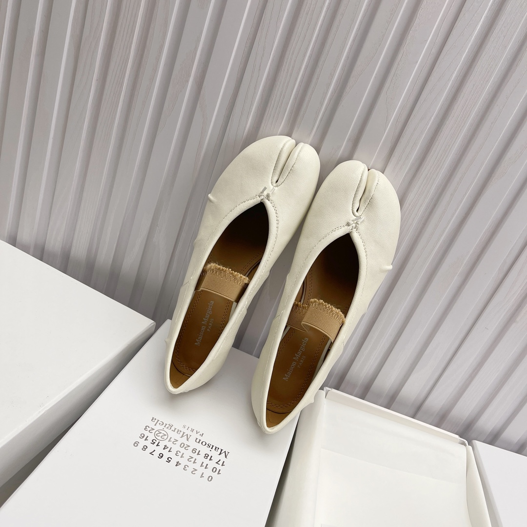 Women's shoes collection
