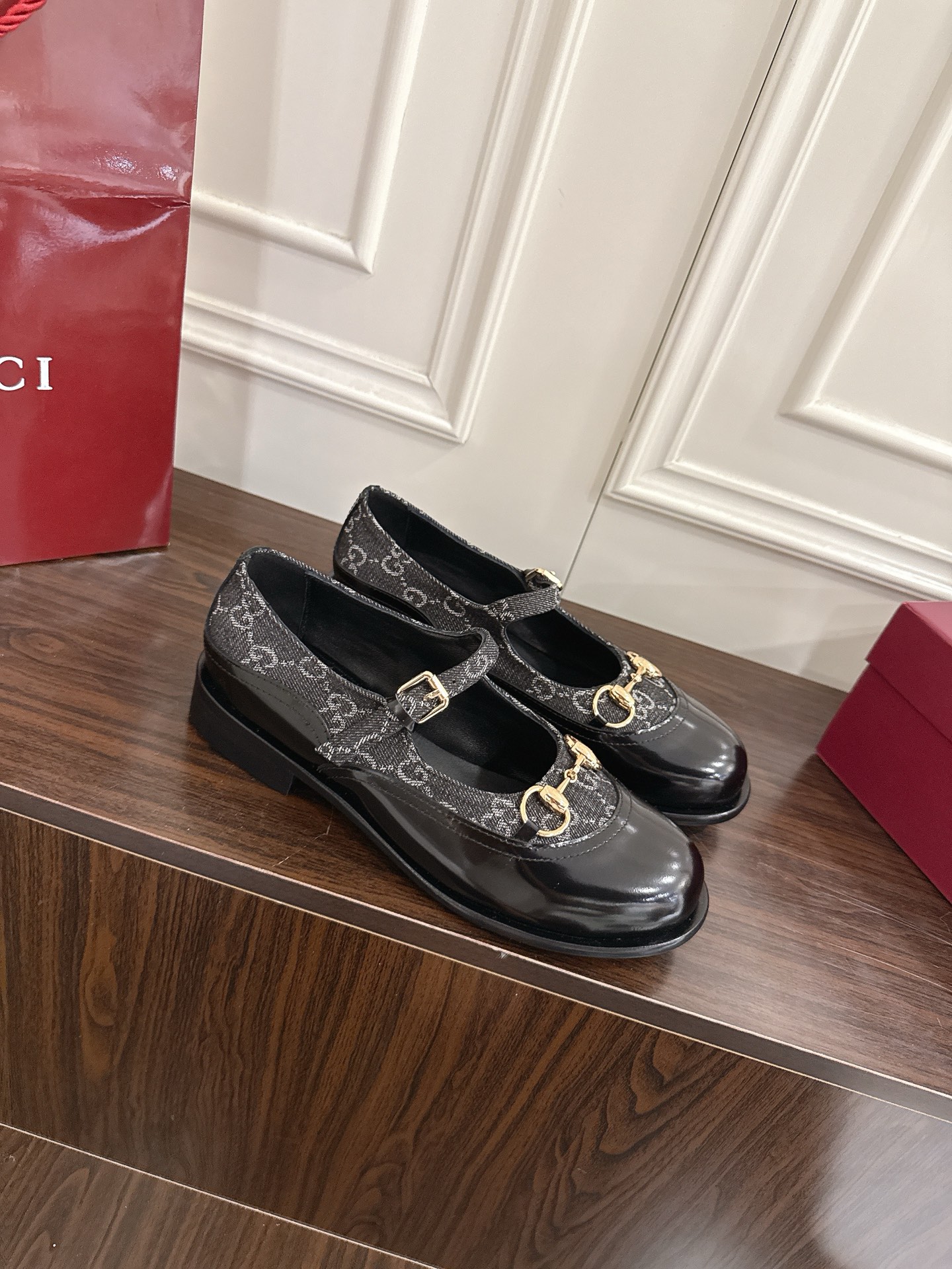 Women's shoes collection
