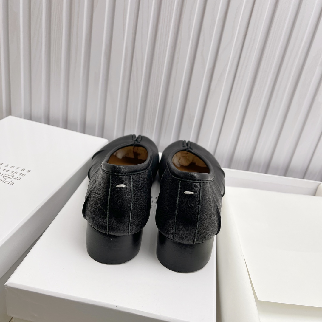 Women's shoes collection