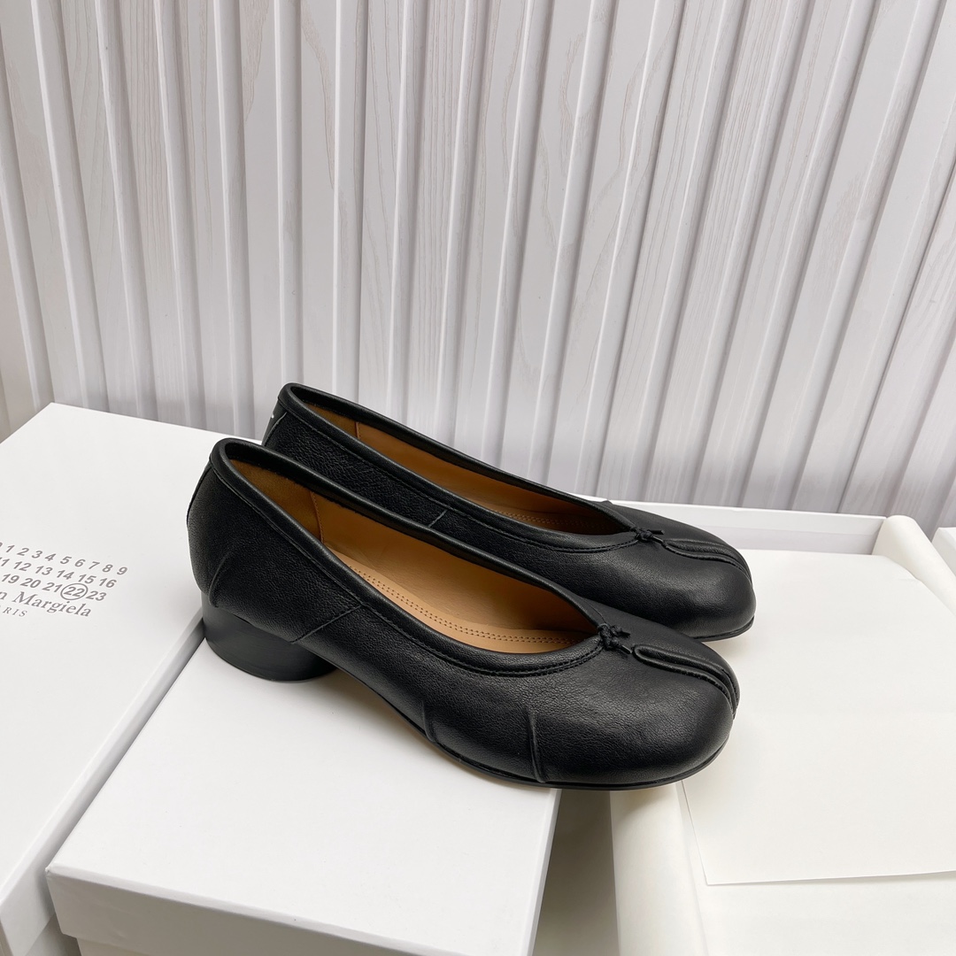 Women's shoes collection