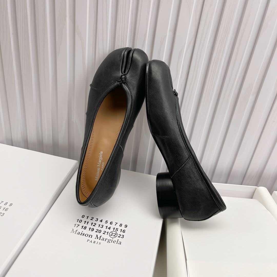 Women's shoes collection