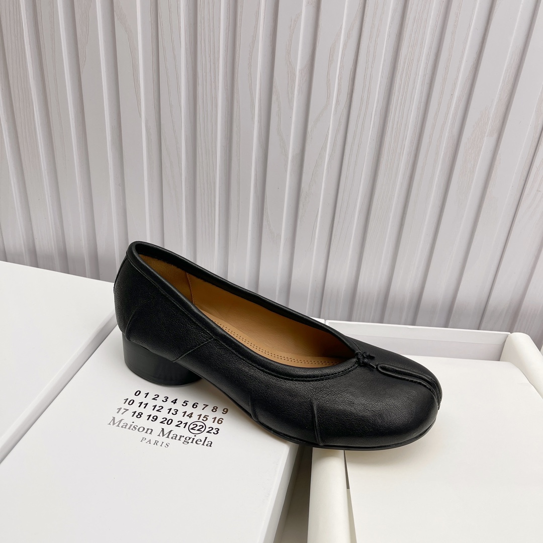 Women's shoes collection