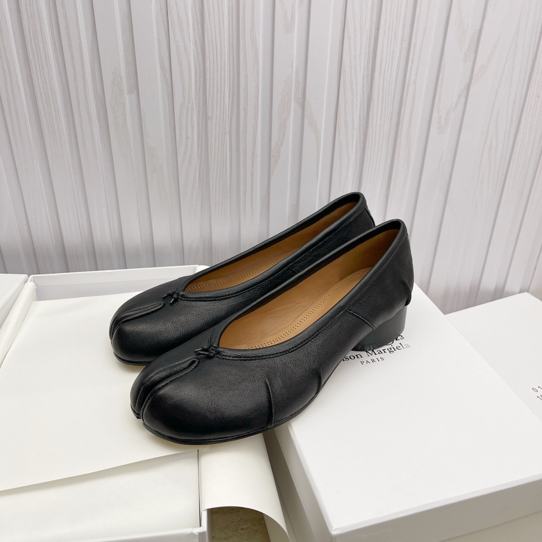 Women's shoes collection