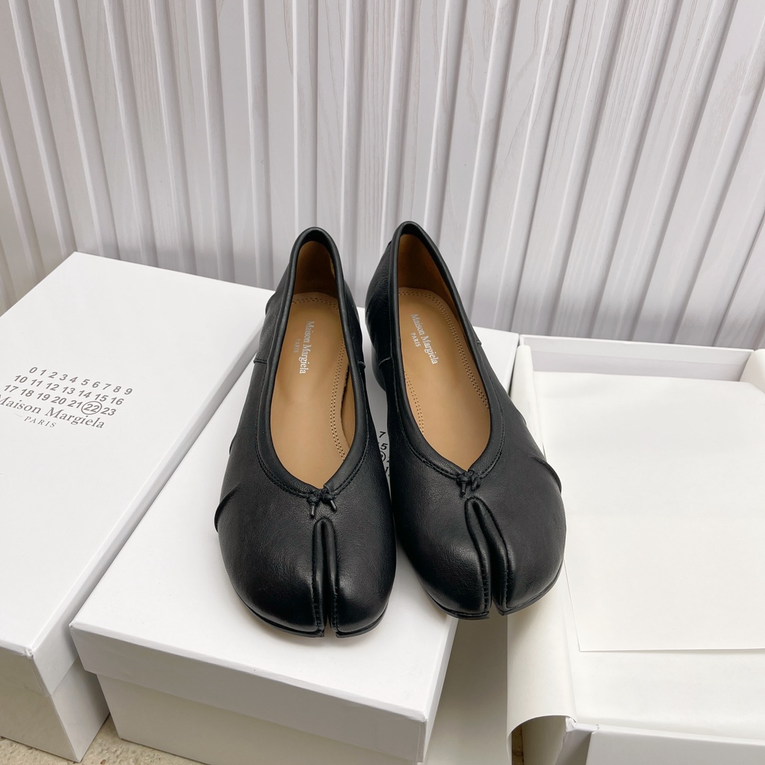Women's shoes collection
